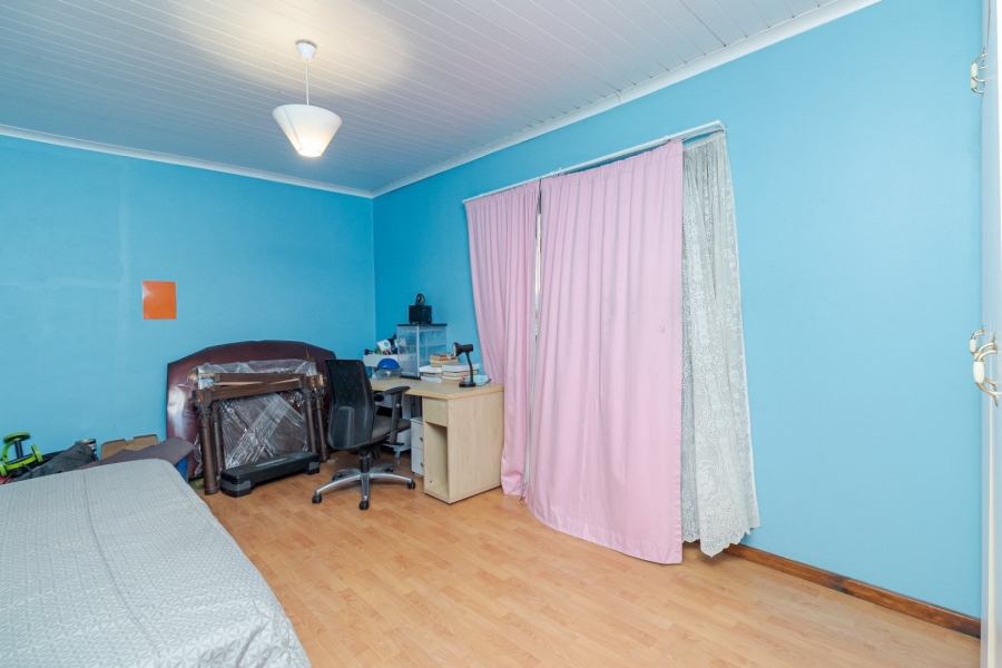 4 Bedroom Property for Sale in Devon Park Western Cape